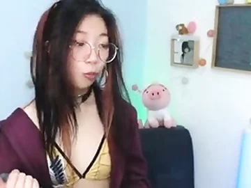Amateur Webcam Cute Teen Plays Alone with Obese Dildo