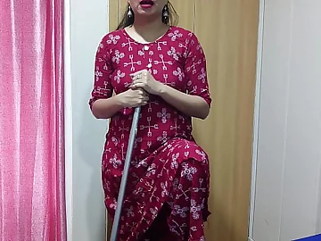 Desi pornstar Sali gets down & dirty fro her hung Jija from her cool apartment