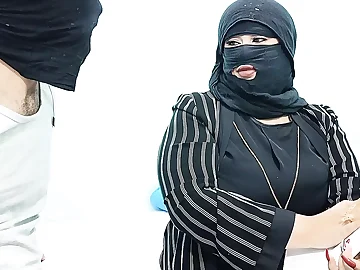 Arab looker with big bootie gets despoil rigid by Nick in scorching saudi parody
