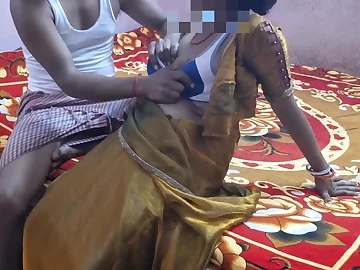 Indian GF shows her boobs and wets her cunt in this hot video