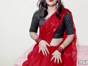 Desi Priya Stepaunty gets fingered & cumming hard adjacent to Hindi movie of Unload and Climax