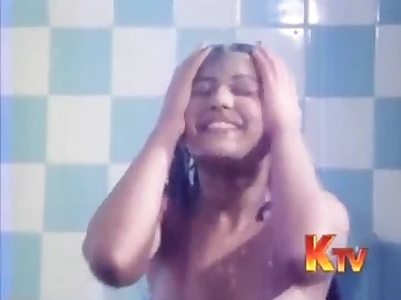 See Chandrika SuperSteamy's debut flick: A molten tub with Tamil act!