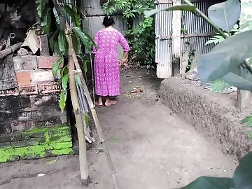 Witness me hug my Indian aunty while she cleans the yard and then get my butt pummeled rock hard